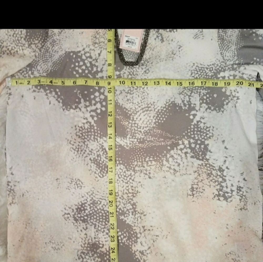 Juicy couture  cold shoulder notch neck top - Picture 8 of 8